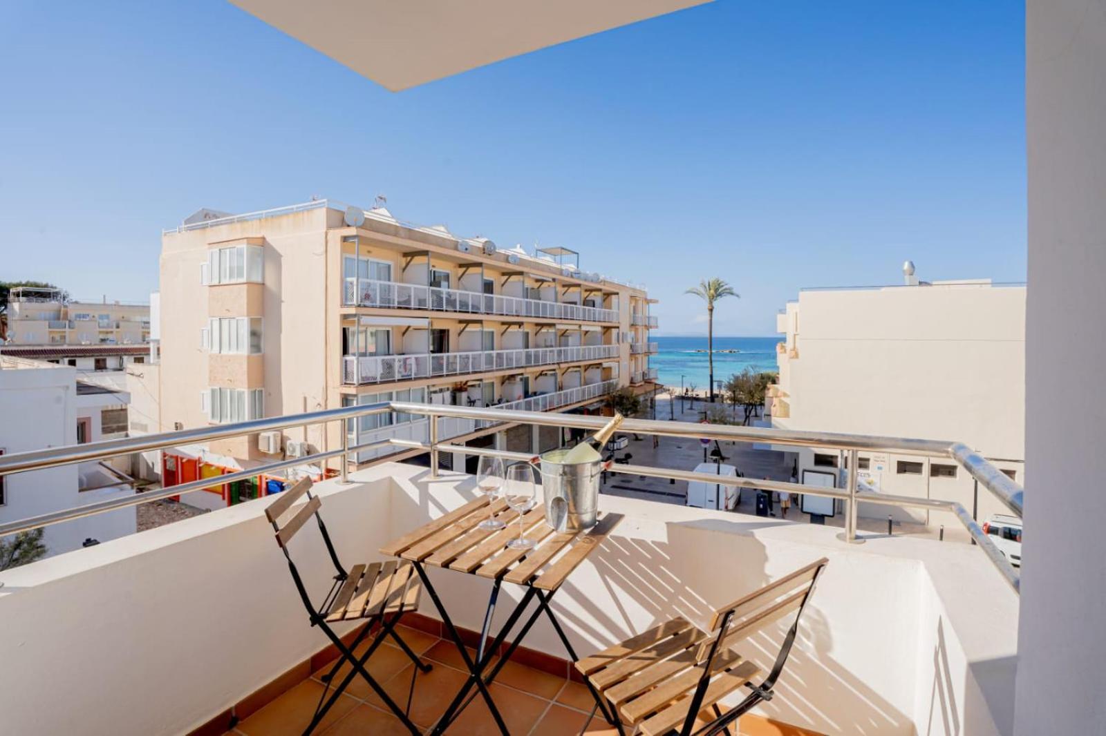 Apartamentos Turisticos Can Cunill Es Pujols Exterior photo